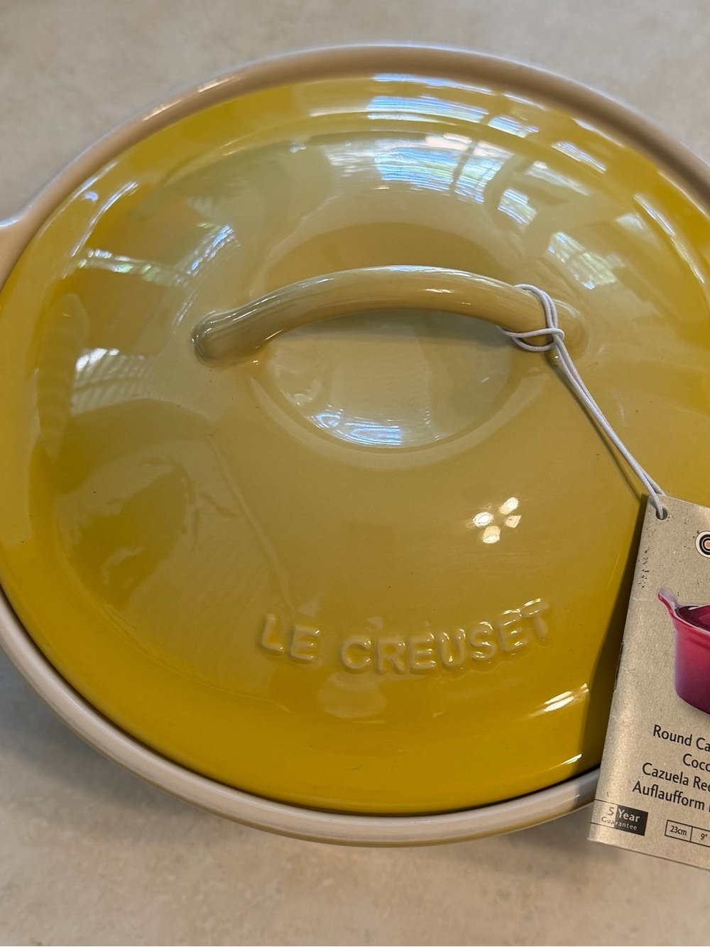 Le Creuset RARE 3 Quart round Casserole QUINCE (Yellow) NWT - Picture 2 of 8